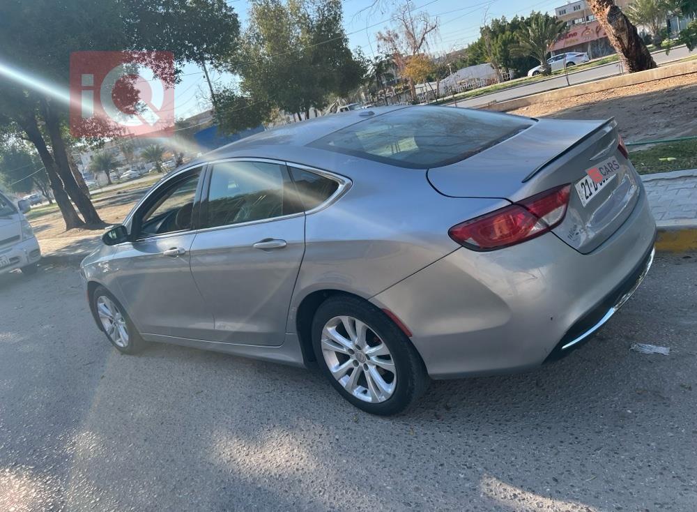 Chrysler 200